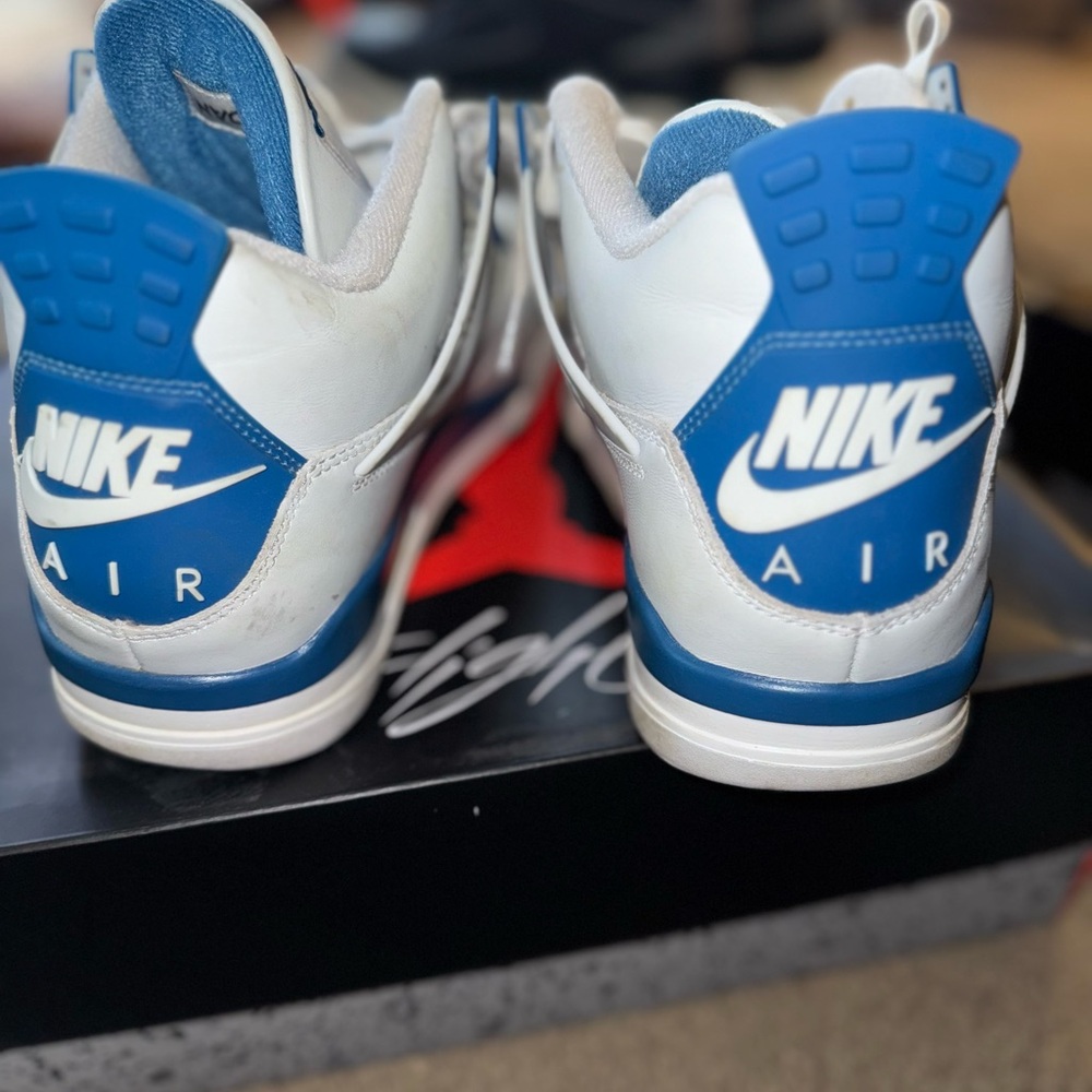 Jordan 4 Retro - Picture 3 of 3